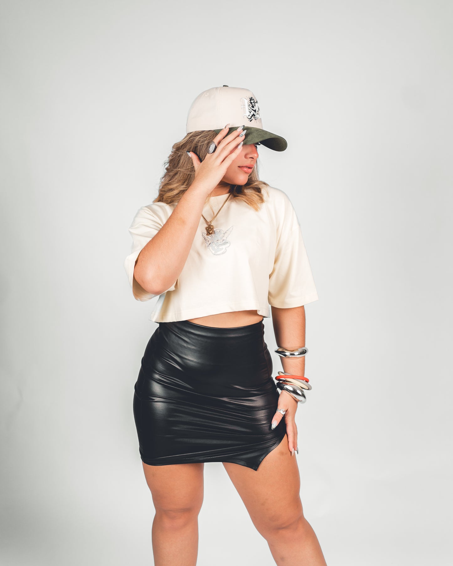 INTRSTLR Clothing Co. - Basic Croptop Tee (Cream/Silver)🪙🩶
