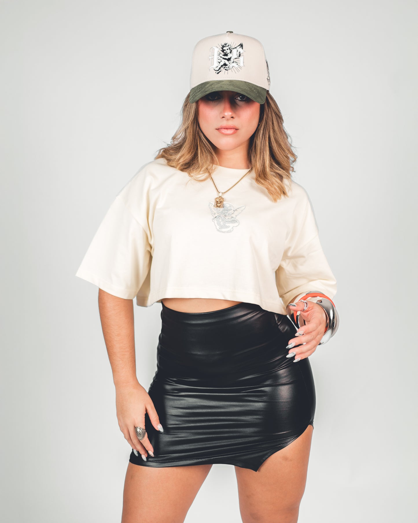 INTRSTLR Clothing Co. - Basic Croptop Tee (Cream/Silver)🪙🩶