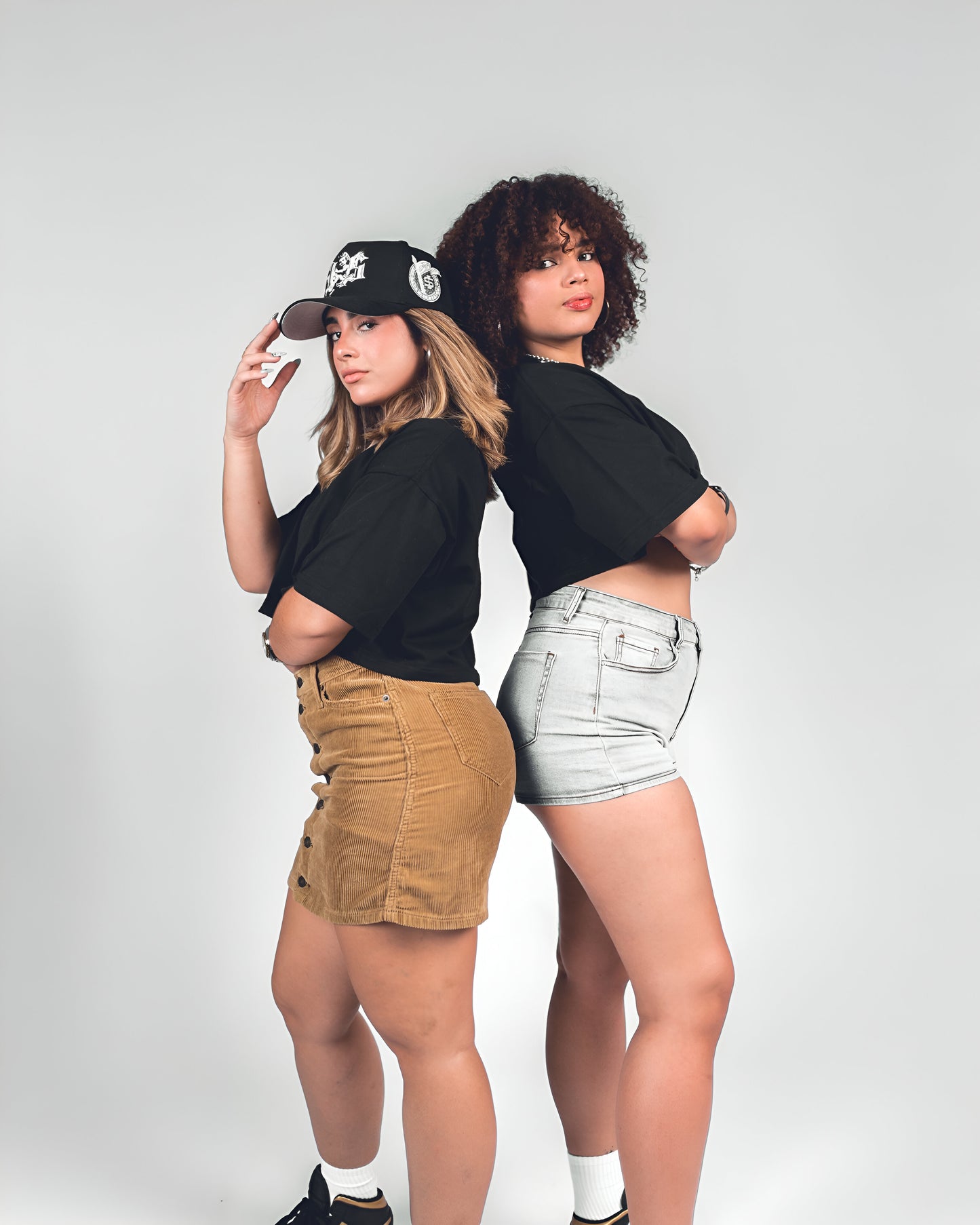 INTRSTLR Clothing Co. - Basic Croptop Tee (Black/Gold)ππ